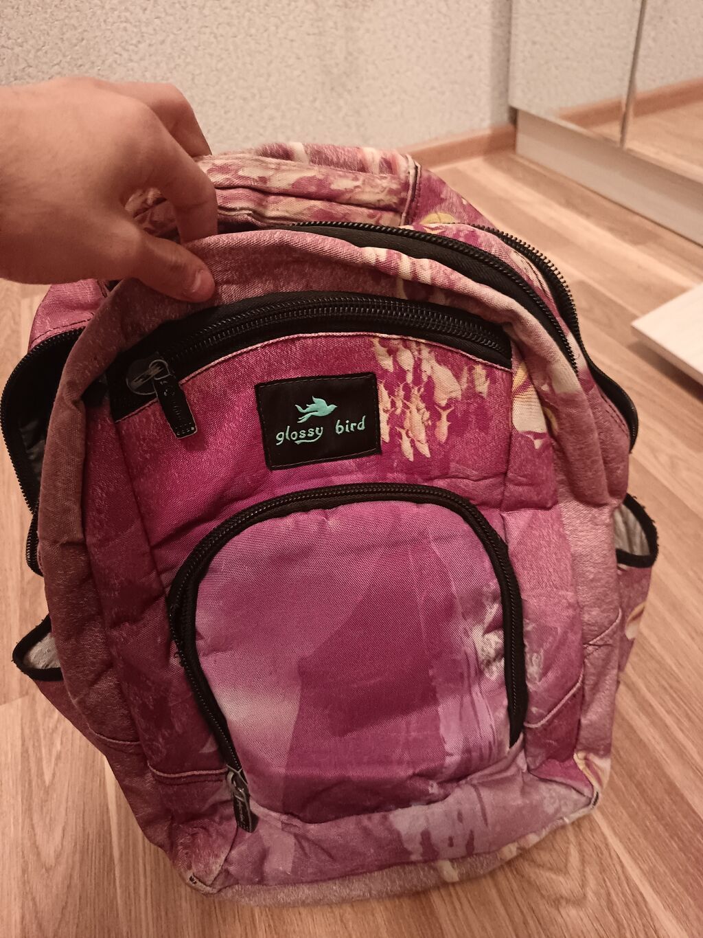 ​Çox keyfiyyətli və dözümlü Glossy Bird brendinə məxsus çanta satılır