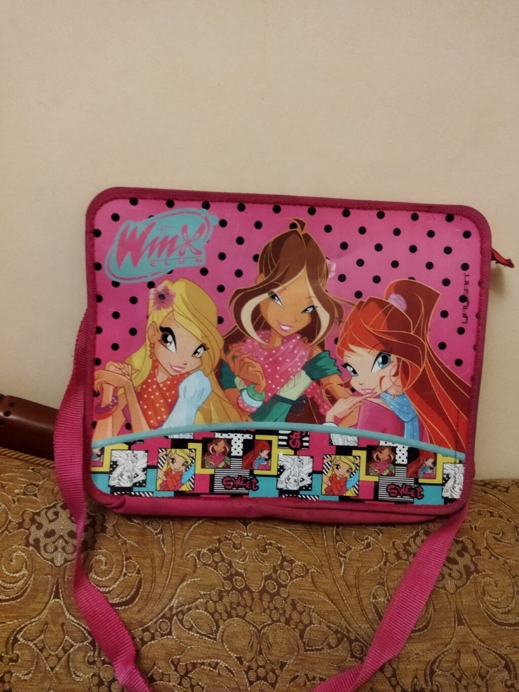 Çantalar yaxsi veziyyeteher biri 4 azn