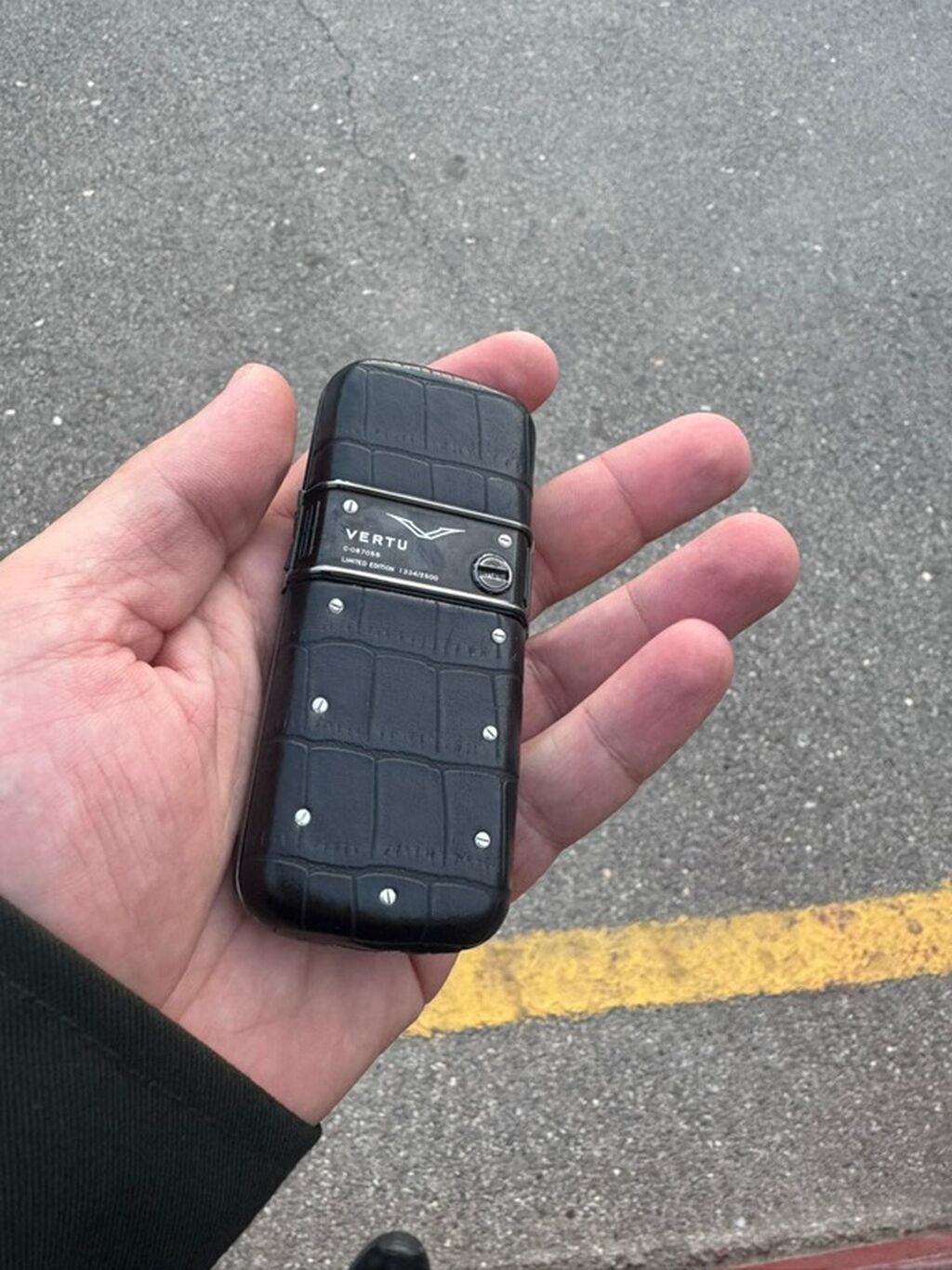 Vertu Constellation, 2 GB, rəng - Qara, Düyməli