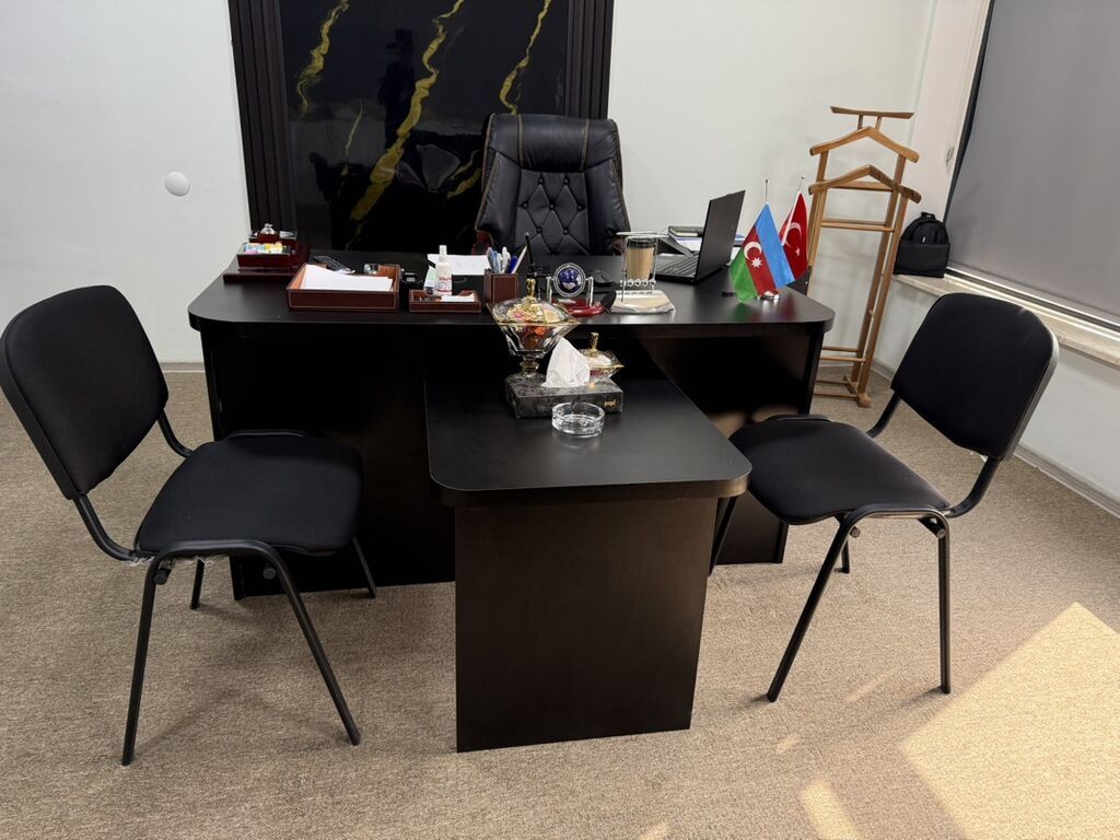 Ümumilikdə hamısı birlikdə satış mövcuddur (müdür kresloları satılmır)