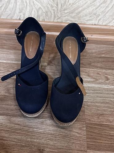 Tommy Hilfiger qadın platforma sandaleti 1 defe geyinilib 39 razmer - şəkil 2
