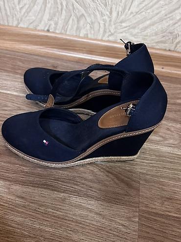 Tommy Hilfiger qadın platforma sandaleti 1 defe geyinilib 39 razmer - şəkil 4