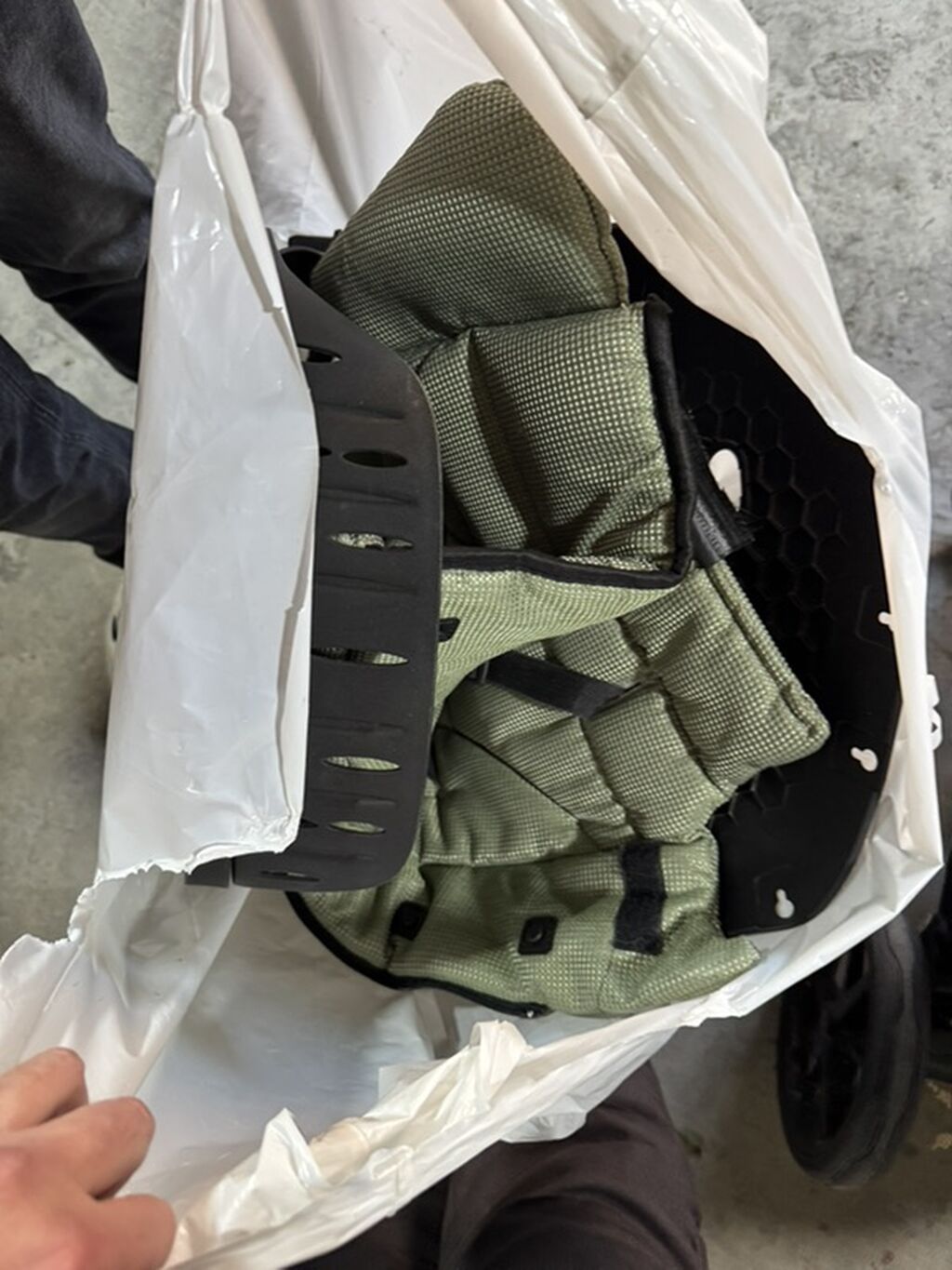 Çıxarıla bilən beşikli araba, Yaş: 1-6 ay