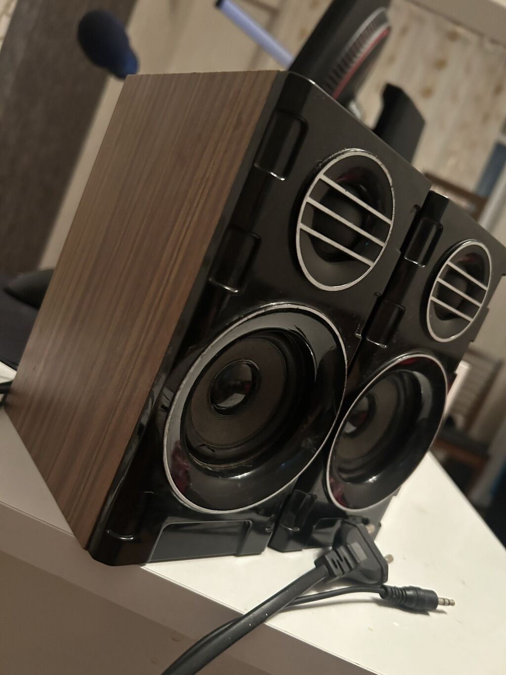 Çox keyfiyyətlidi səsi güclü və təmiz gəlir bassı filan əladı illər