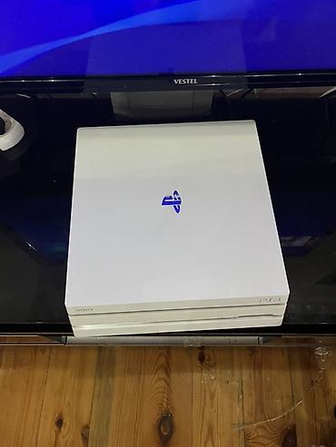 Playstation 4 pro 1 tr yaddas ela veziyetdedi temirde olmayib 2 pult - şəkil 2