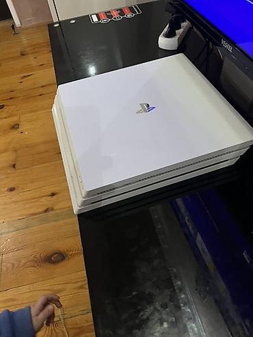 Playstation 4 pro 1 tr yaddas ela veziyetdedi temirde olmayib 2 pult - şəkil 3