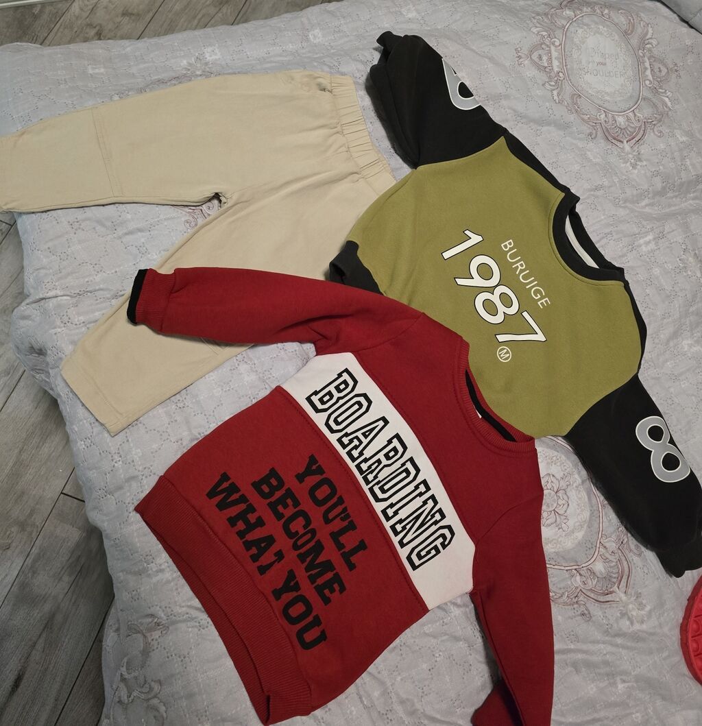 Uşaq geyim dəsti - Üç parçadan ibarət: 1 cüt şalvar, 2 ədəd svitşot -