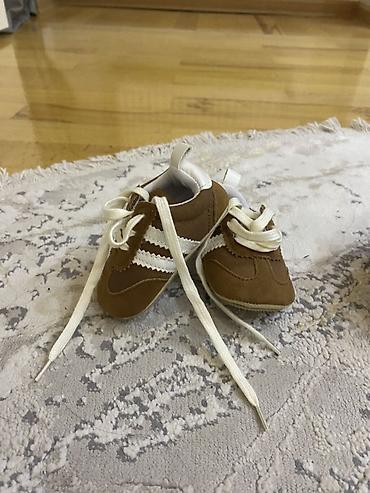 Uşaq üçün bayram temalı geyim və ayaqqabı dəsti - Qırmızı aksessuarlı - şəkil 4