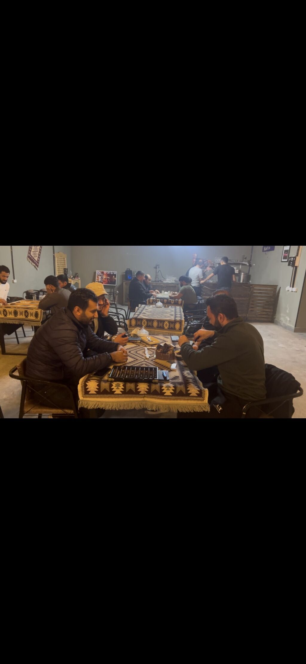 Ofisiant tələb olunur, Kafe, Gündəlik ödəniş, 18-29 yaş, 1-2 illik təcrübə