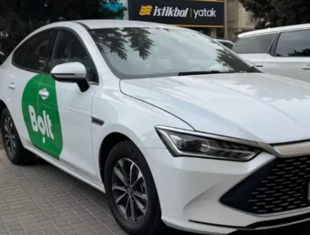 Taksi sürücüsü tələb olunur, Nəqliyyat təmin edilir, 3-5 illik təcrübə