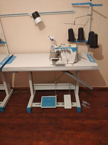 Jack JK-F4 и Jack E4S Классическая и оверлочная швейные машины со - şəkil 2