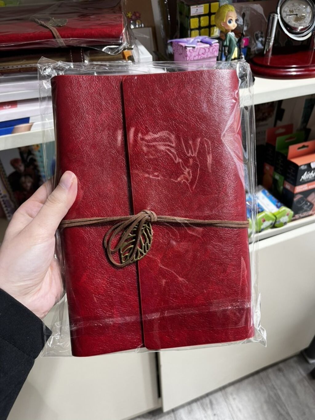 Qırmızı dəri örtüklü üzük mexanizmalı dəftər - Klassik qırmızı