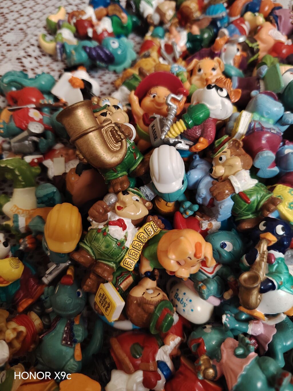 Kinder Surpriz 90 cı illərin oyuncağları satılır yenidən fərqlənmillər