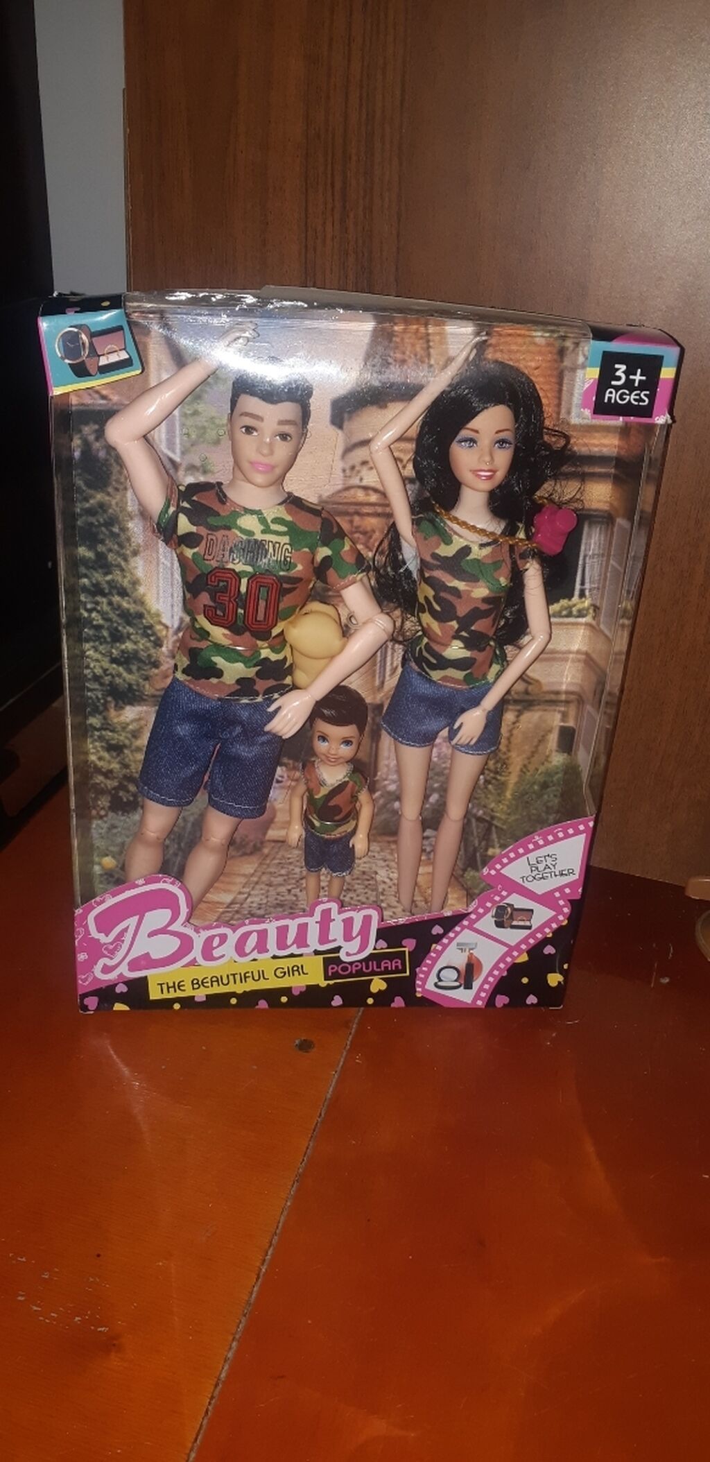 Barbie girls and boy family oyuncaq desti. Isteyen elaqe saxlasin