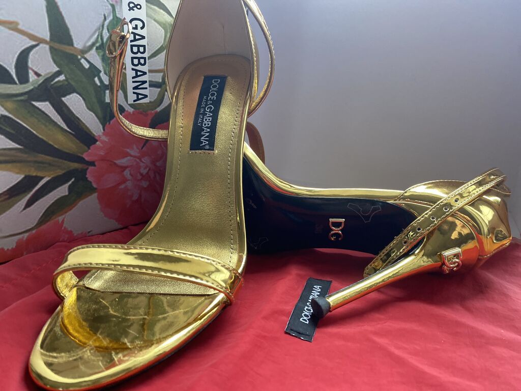 Dolce & Gabbana, Ölçü: 36, rəng - Qızılı, İşlənmiş