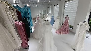 Gəlinlik donları, gülləri,tac bir sözlə mağazada olan hər bir şey - şəkil 2