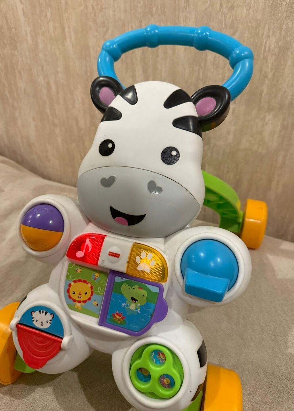 Fisher-Price zebra formalı uşaq gəzdiricisi və interaktiv fəaliyyət